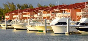 Hotel Sands & Marina