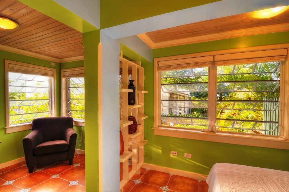 Allamanda, Eleuthera Lodge