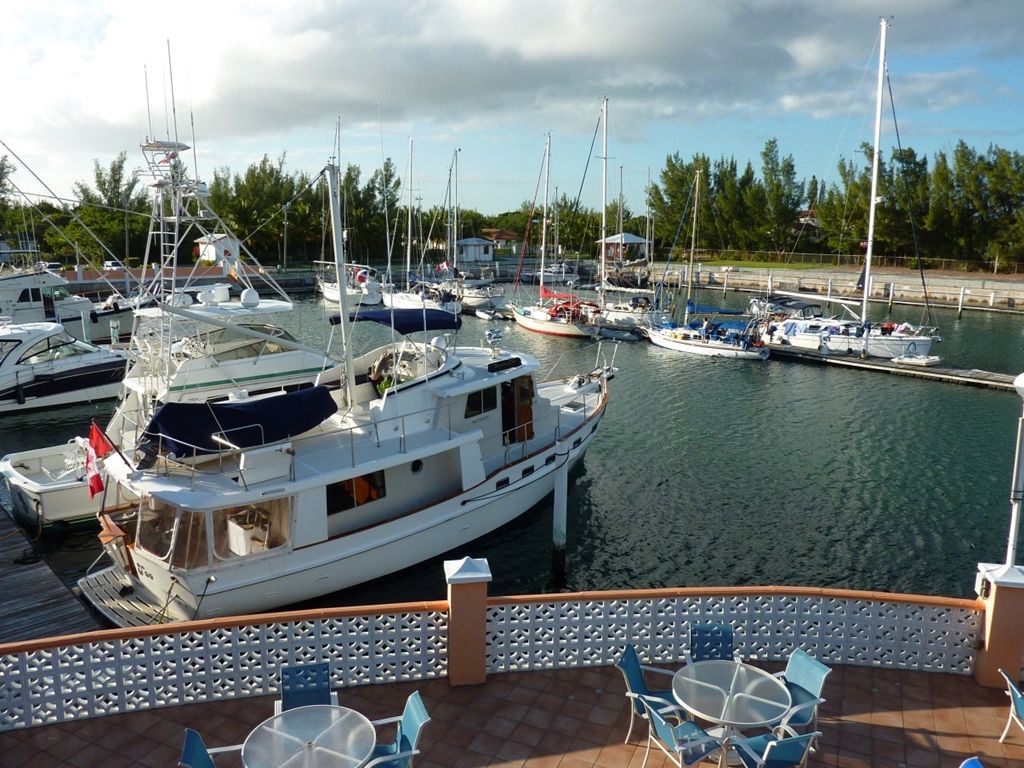 Running Mon Sunrise & Marina Resort Freeport