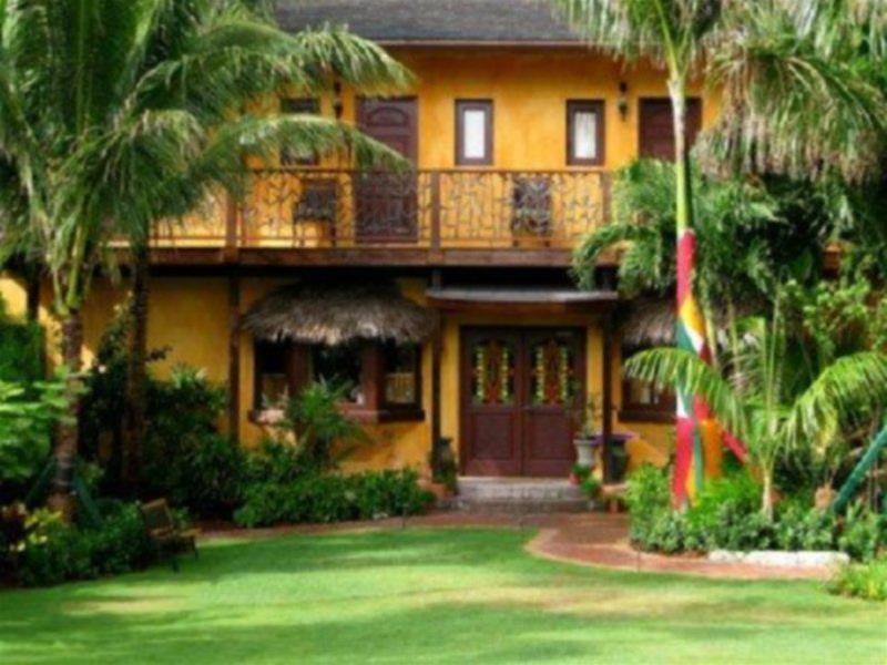 Marley & Hotel Nassau