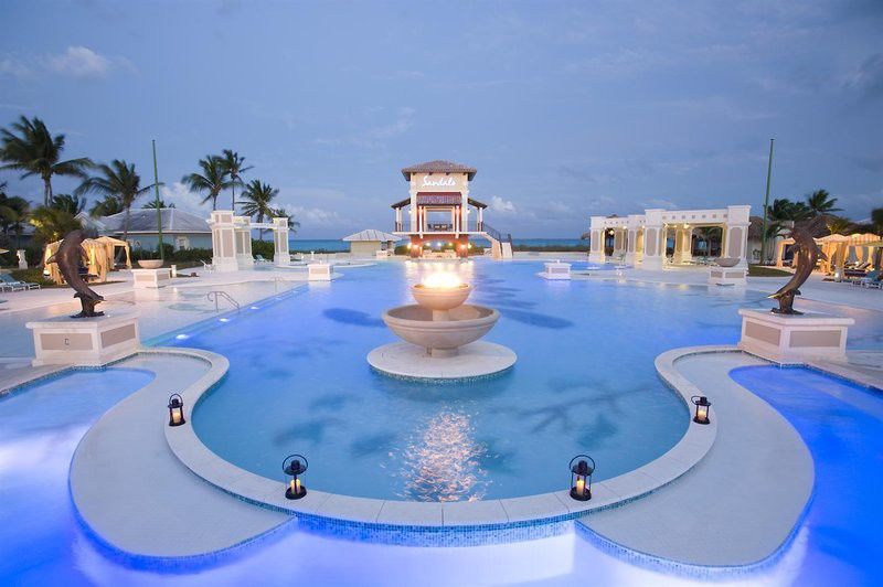 Hotel Sandals Emerald Bay 5*