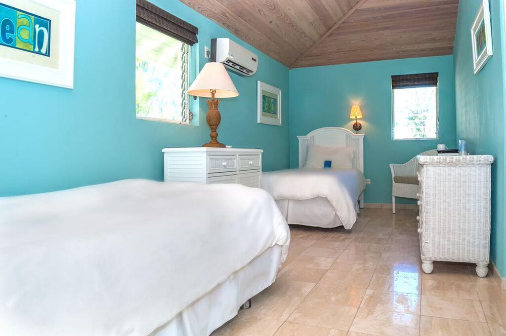 Cape Santa Maria & 3*