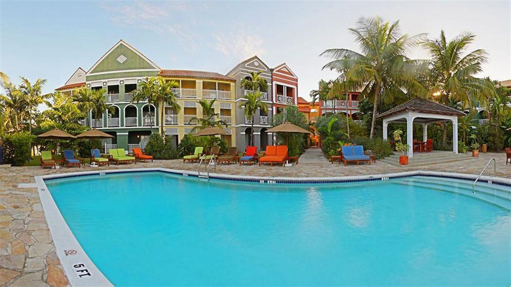 Pelican Bay Hotel