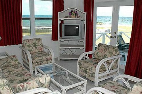 Pelican Hotel