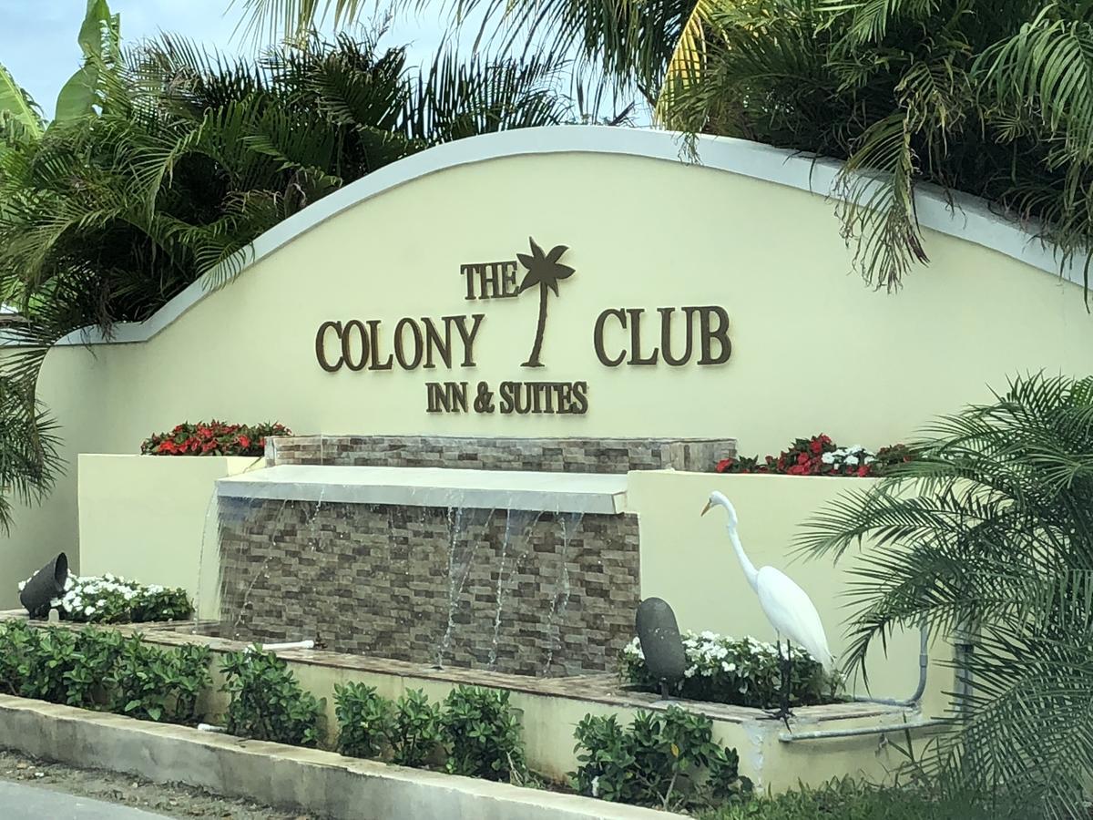 Colony Club & Hotel 3*
