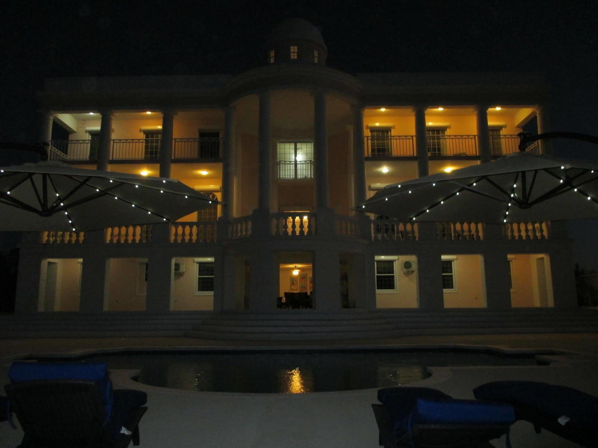 Hotel Ocean West Boutique Nassau