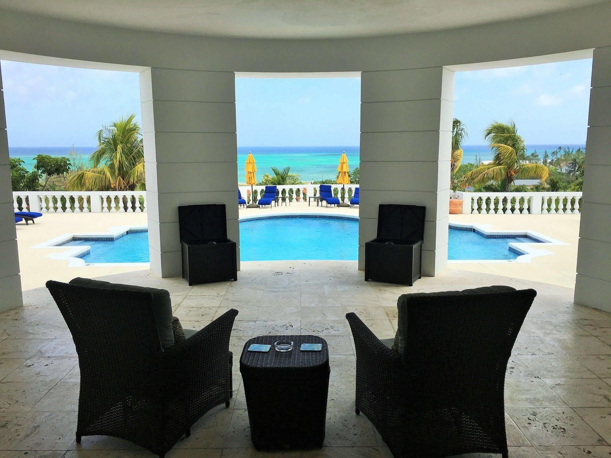 Ocean West Boutique 3*