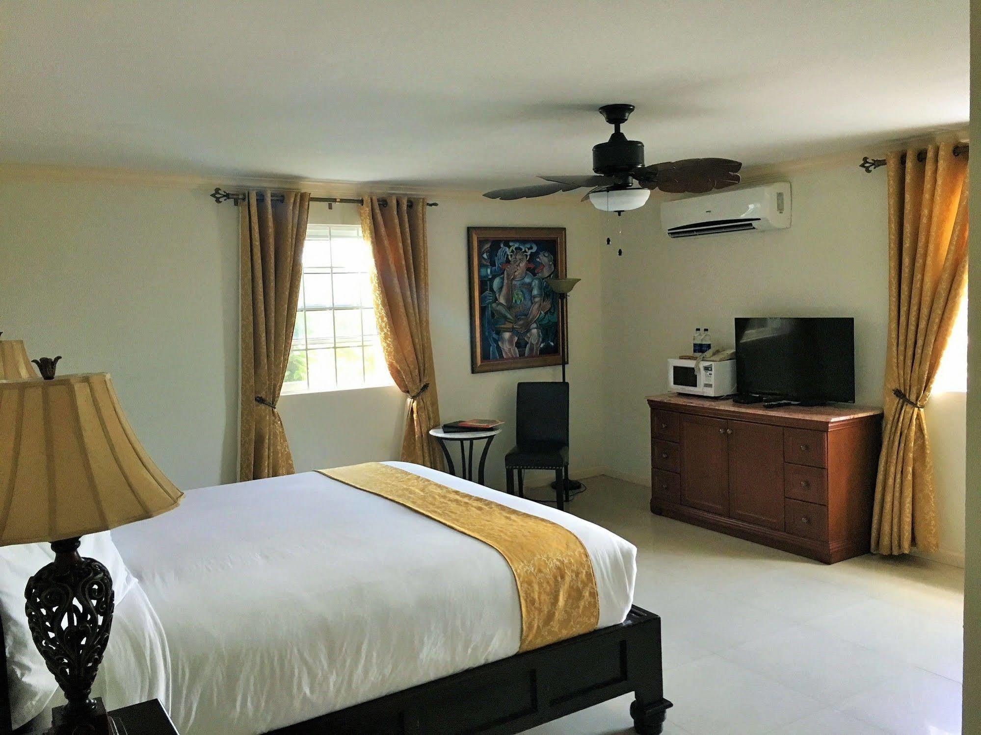 Ocean West Boutique 3* Nassau