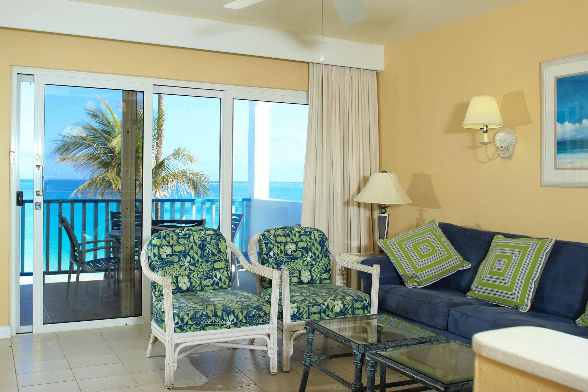 Paradise Island Club *