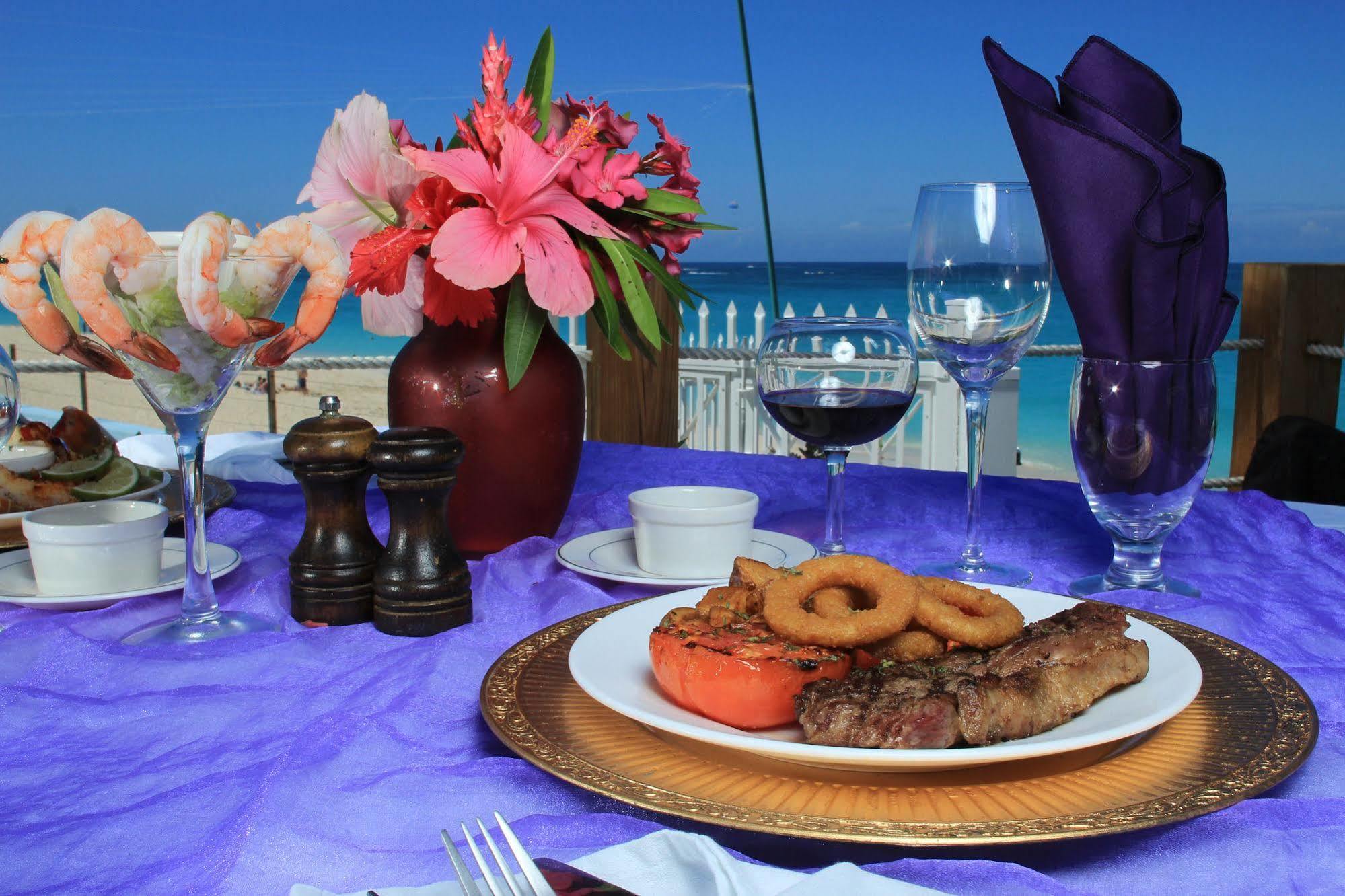 Paradise Island Club *