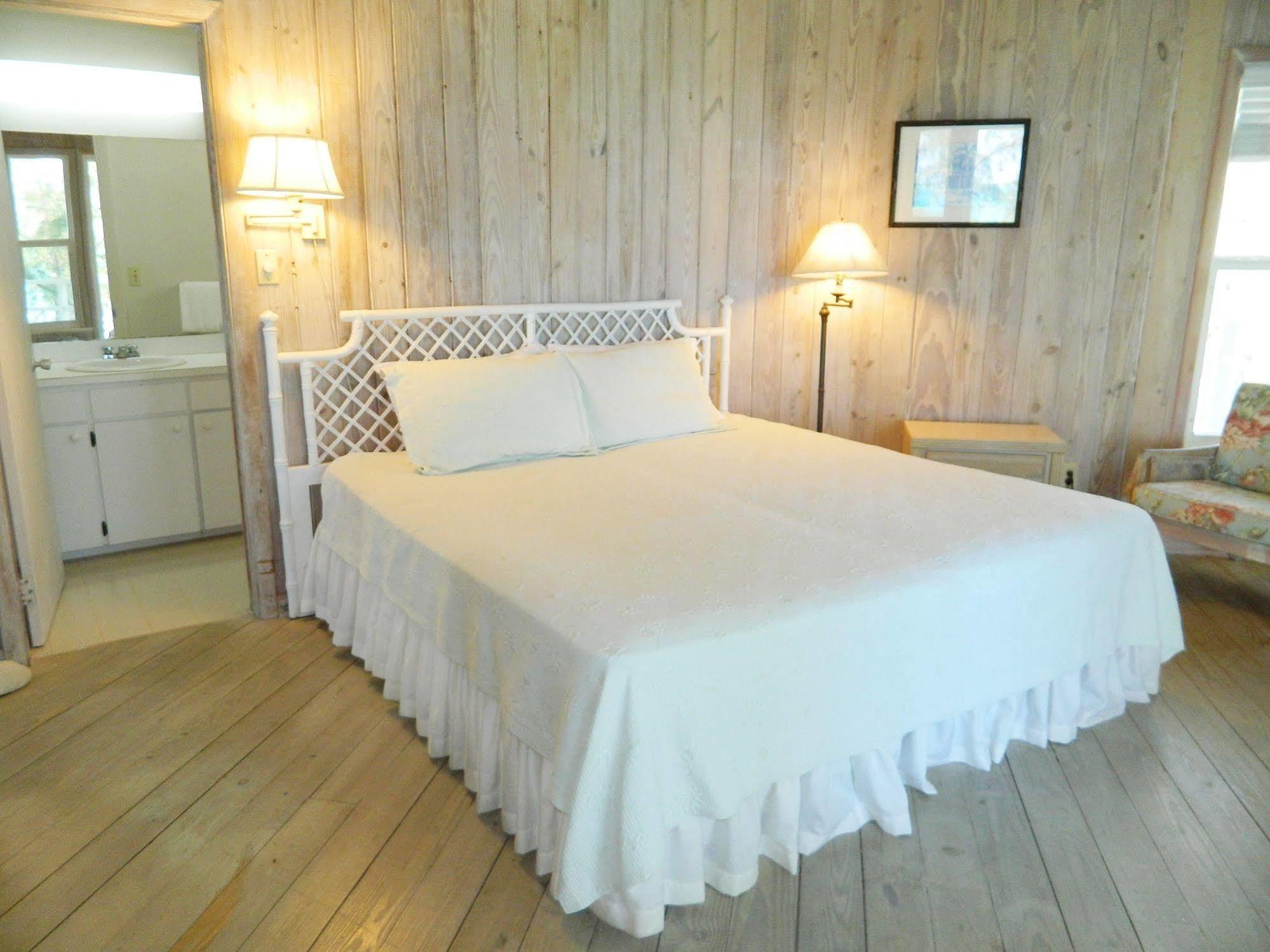 Regatta Point Hotel