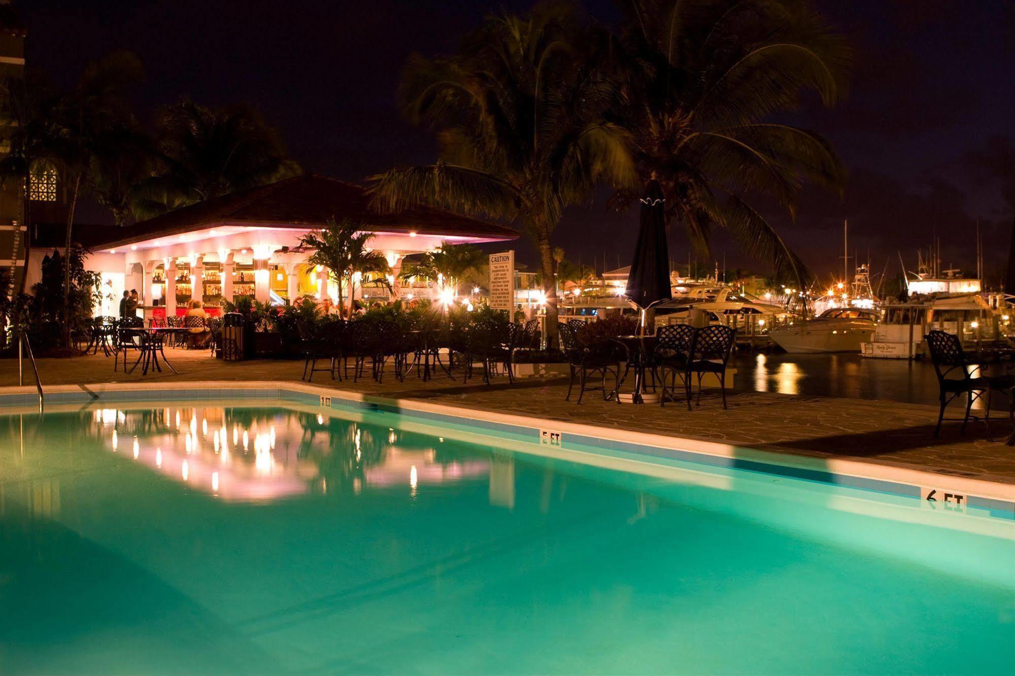 Hotel Pelican Bay