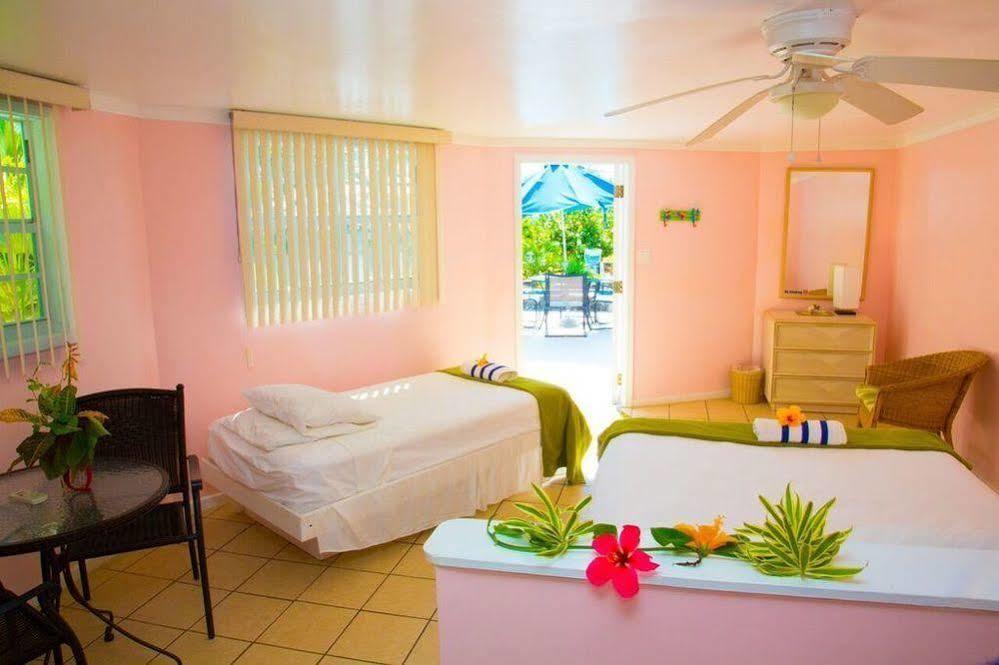 The Rainbow Lodge Alice Town (Harbour)
