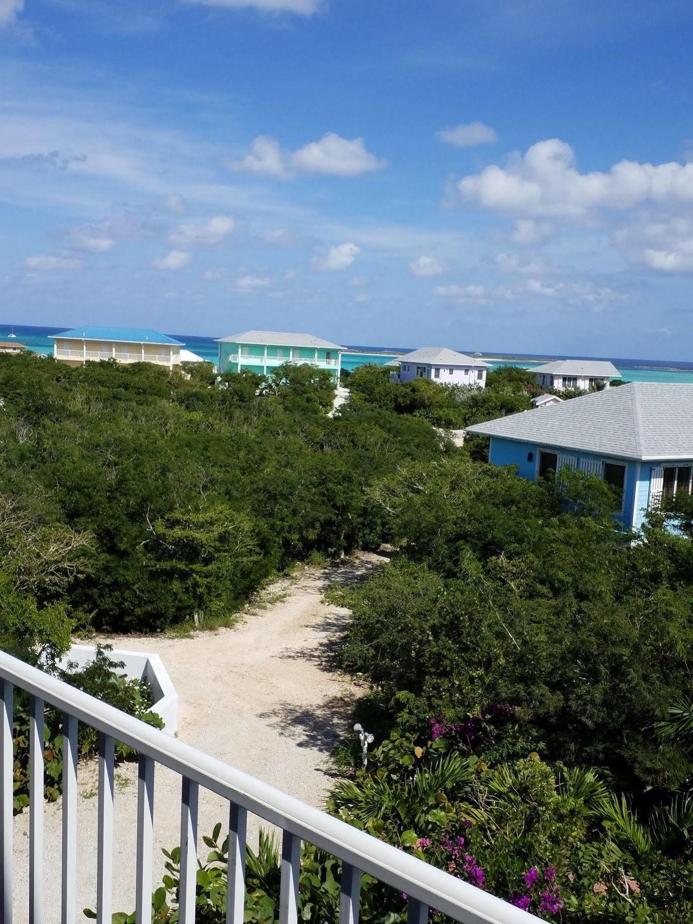 Resort Harbor Breeze