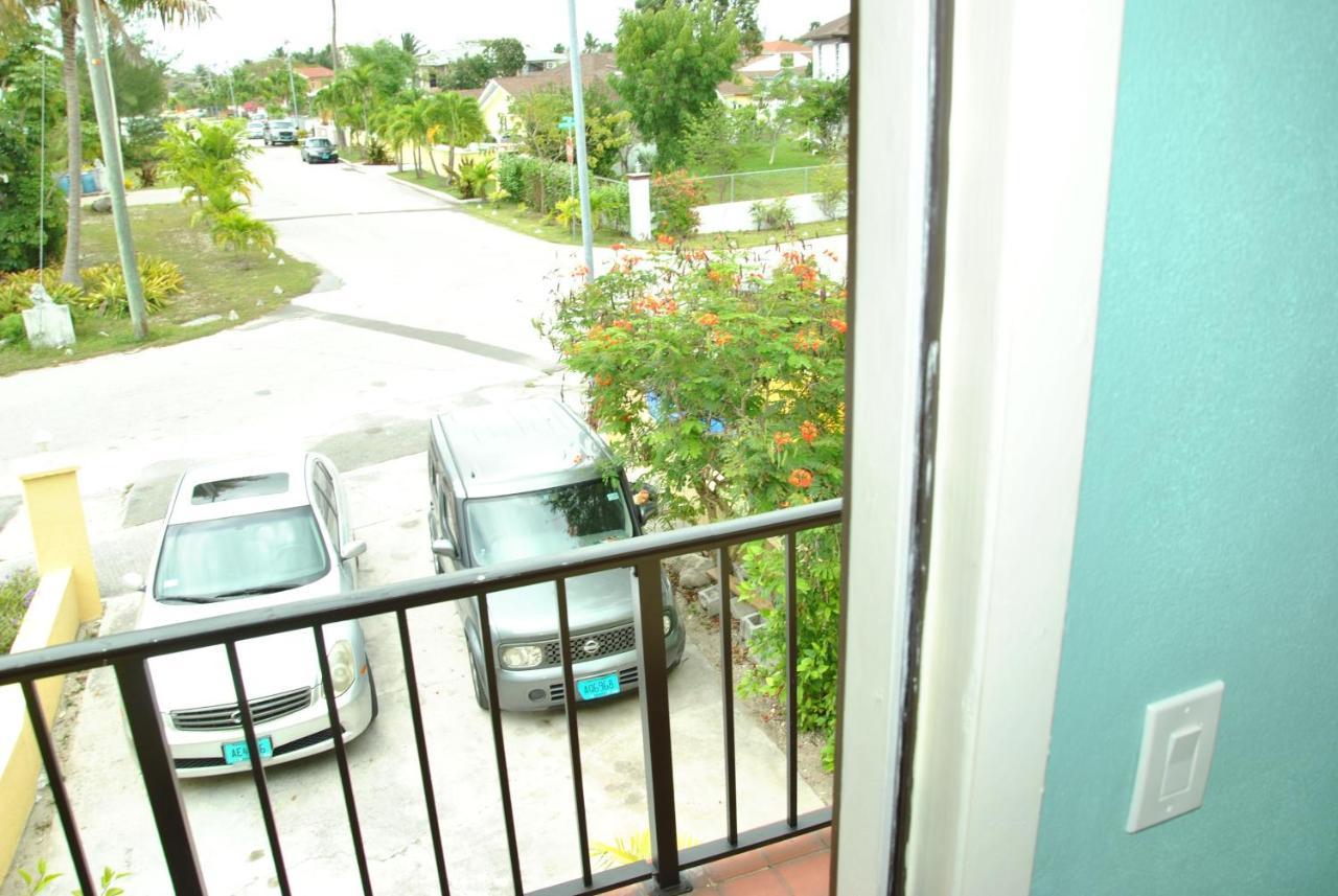 Cable Beach Villas *