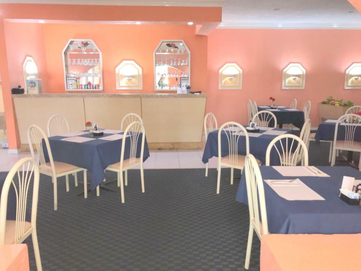 Royal Islander Hotel Freeport