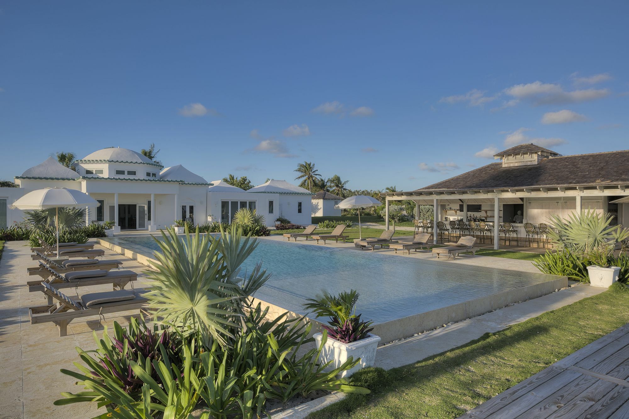 La Bougainvillea Villa Palmetto Point