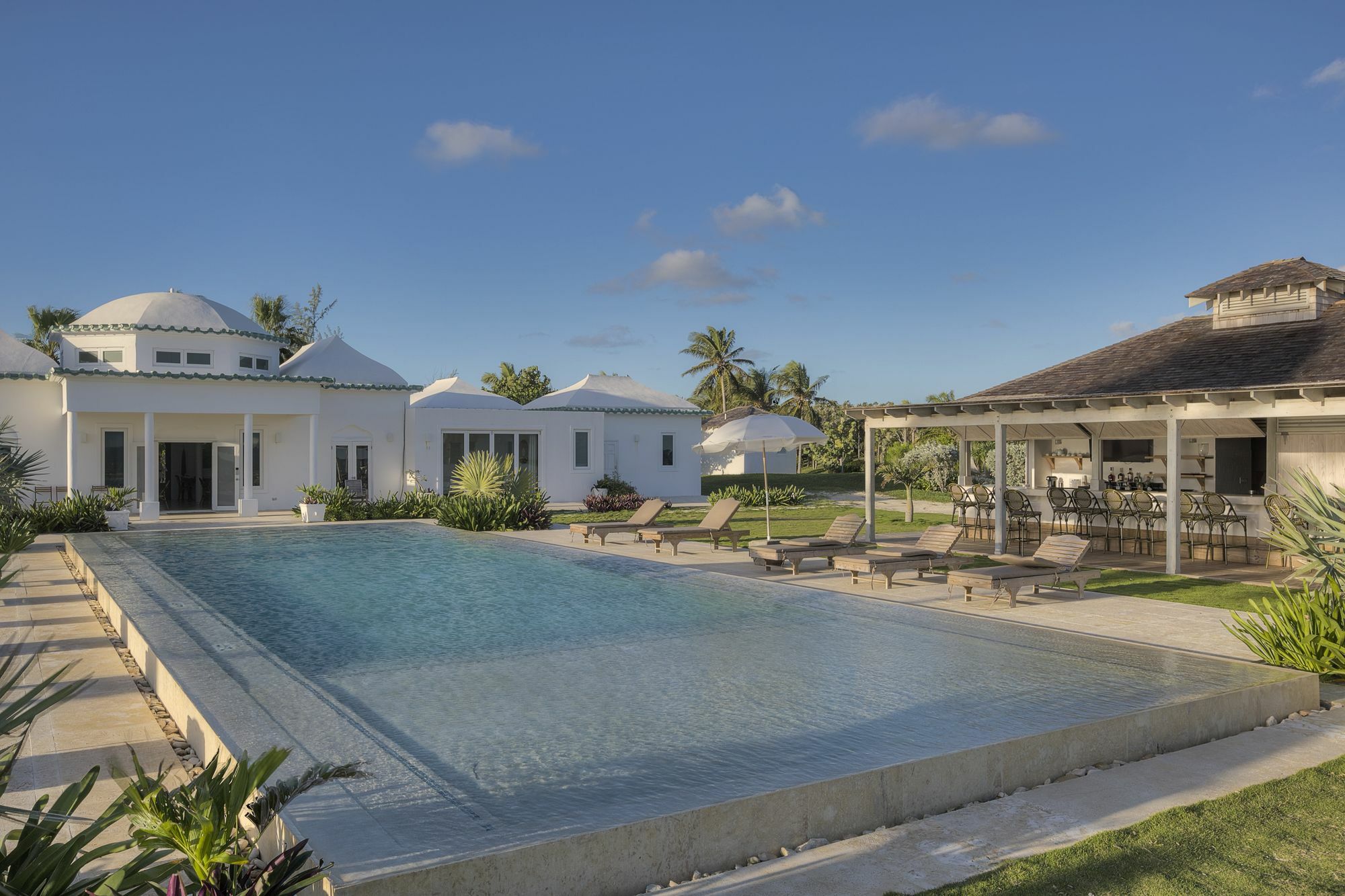 La Bougainvillea Villa Palmetto Point
