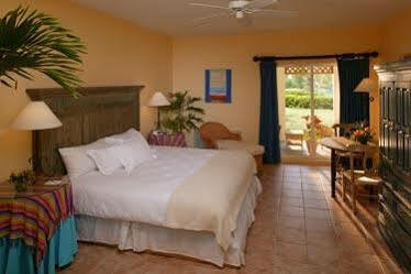 Pelican Bay Hotel