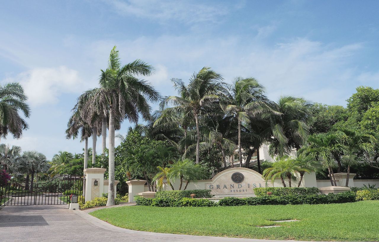Grand Isle & Residences Resort Farmer's Hill