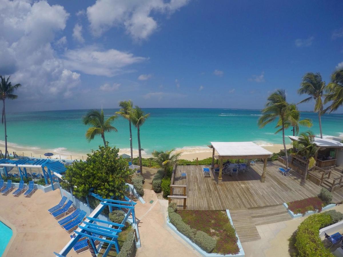 Paradise Island Club *
