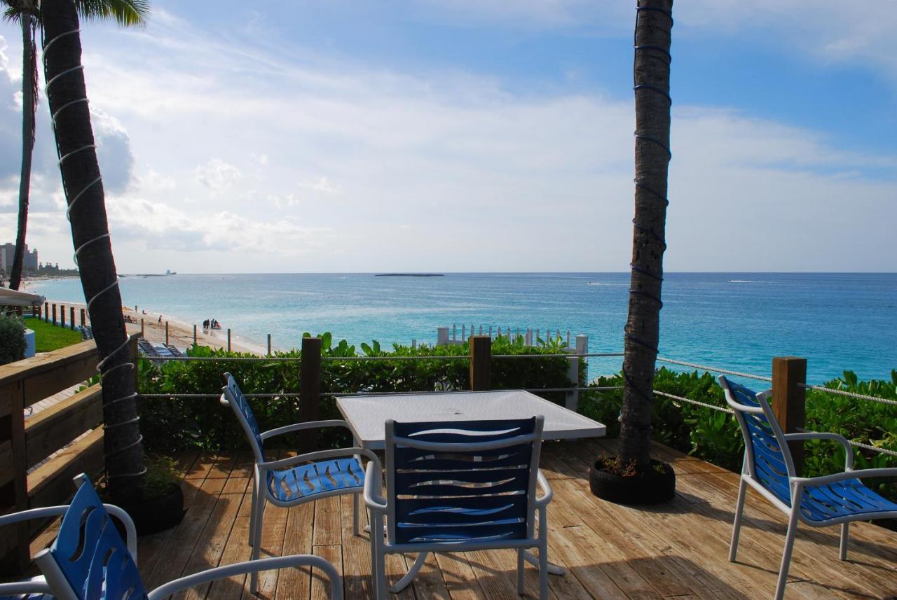 Paradise Island Club * Creek Village