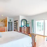 Caprice 7 -Oceanfront Villa - Gated Community With Pool