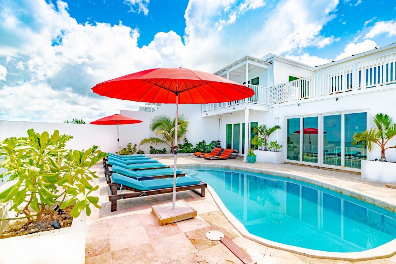 Caprice 7 -oceanfront - Gated Community With Pool Holiday home