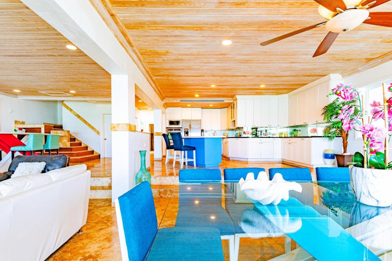 Caprice 7 -oceanfront - Gated Community With Pool Holiday home *