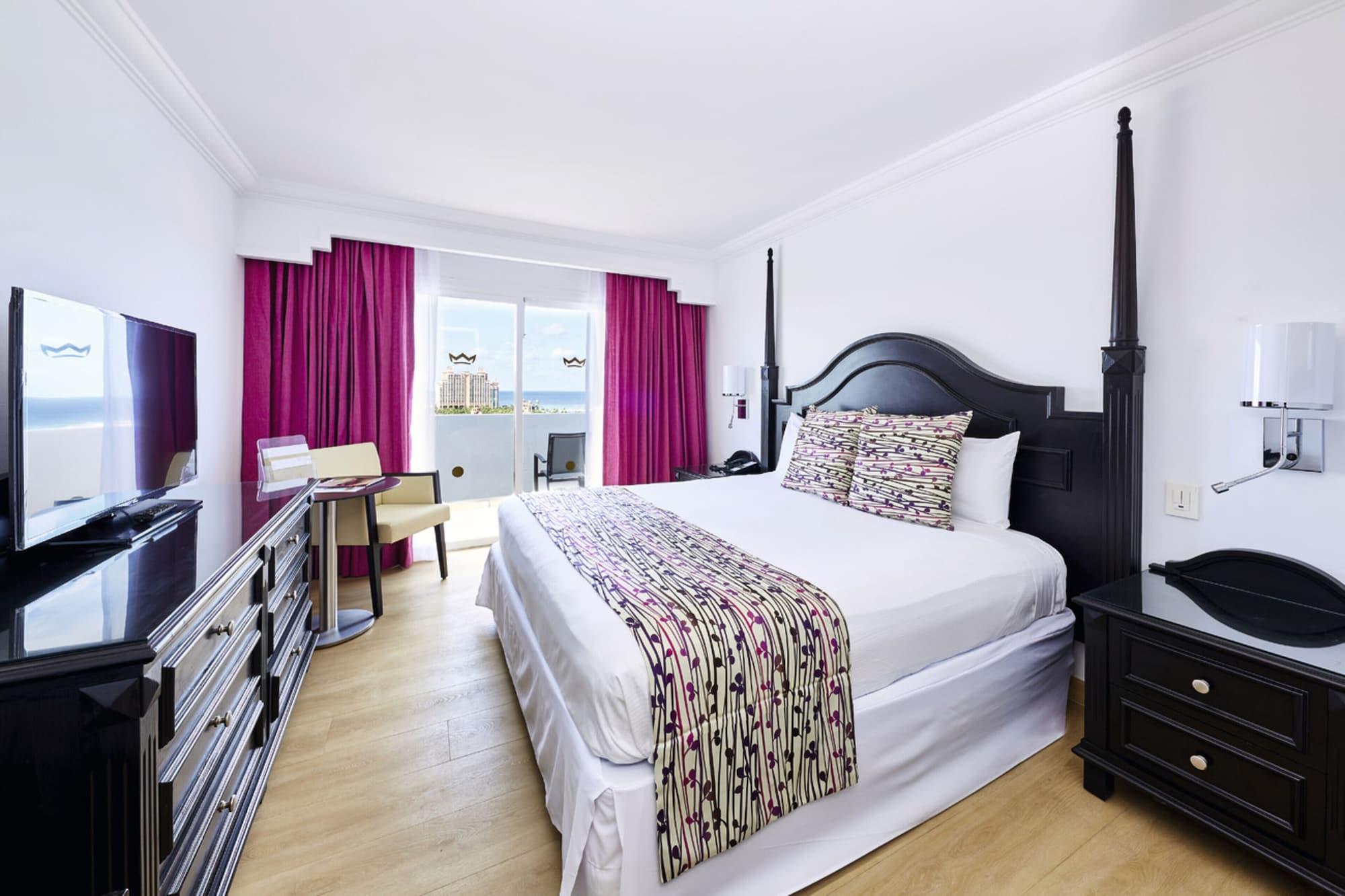 Hotel Riu Palace Paradise Island (adults Only) Creek Village
