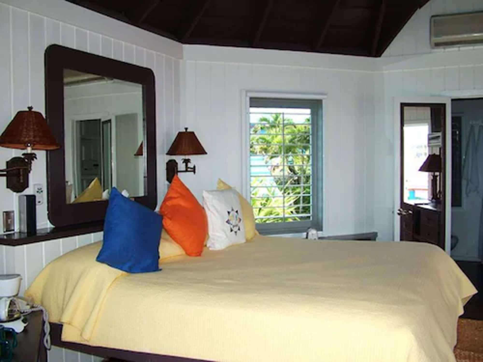 Compass Point 4* Nassau