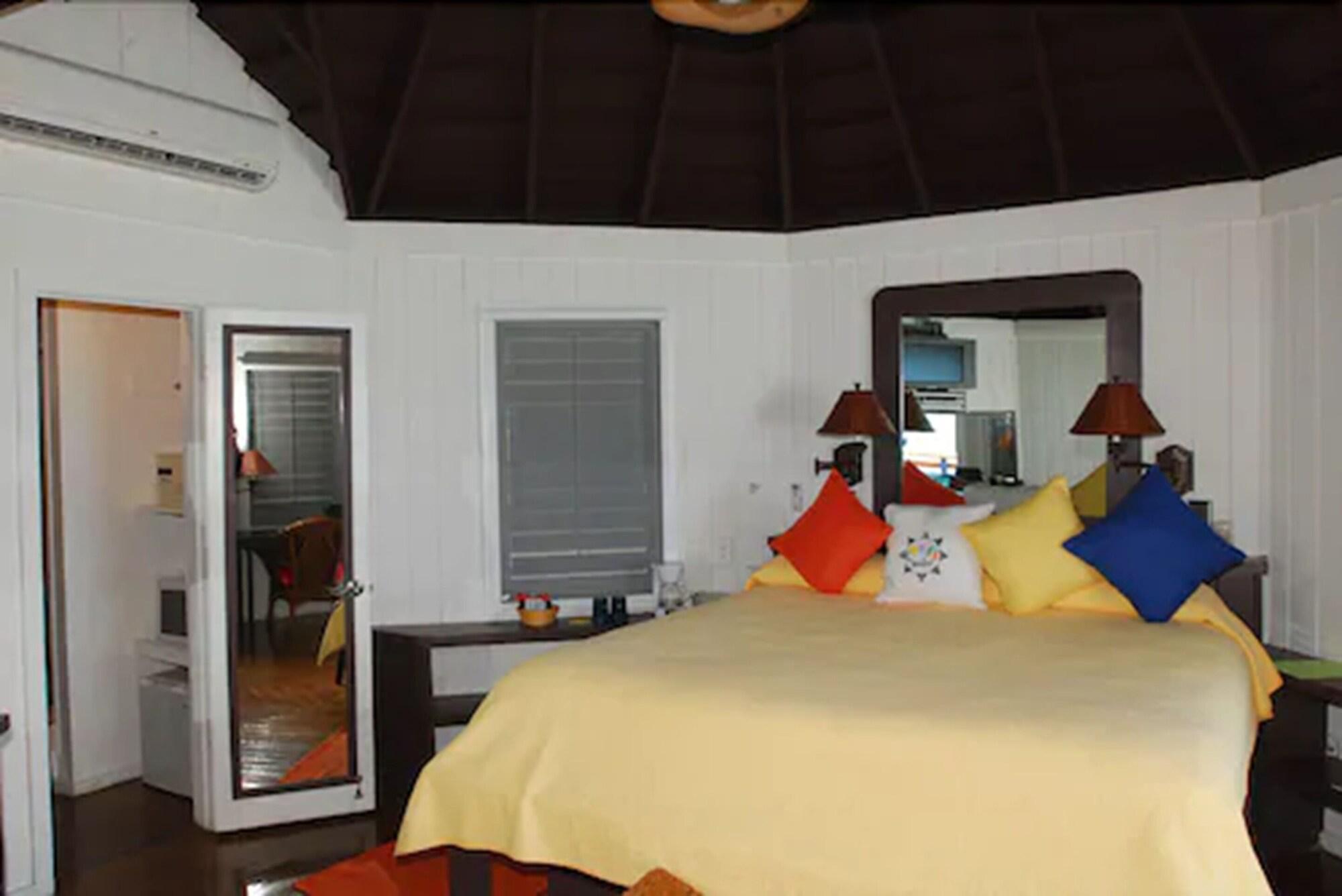 Resort Compass Point 4*