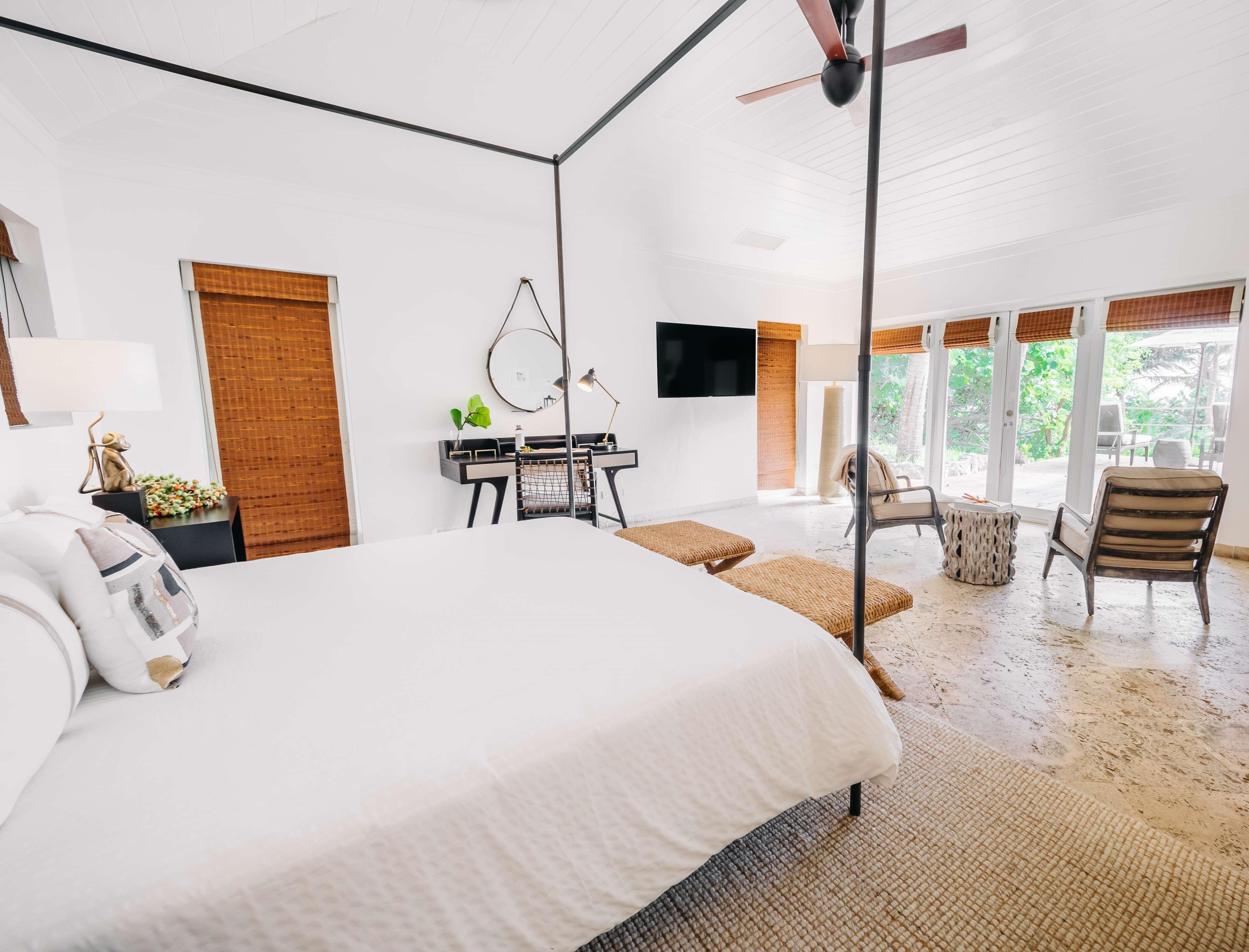 Pink Sands Resort 4*