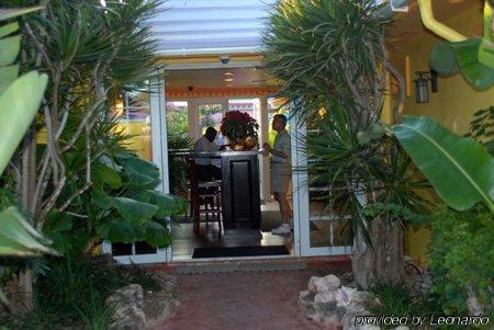 Compass Point 4*