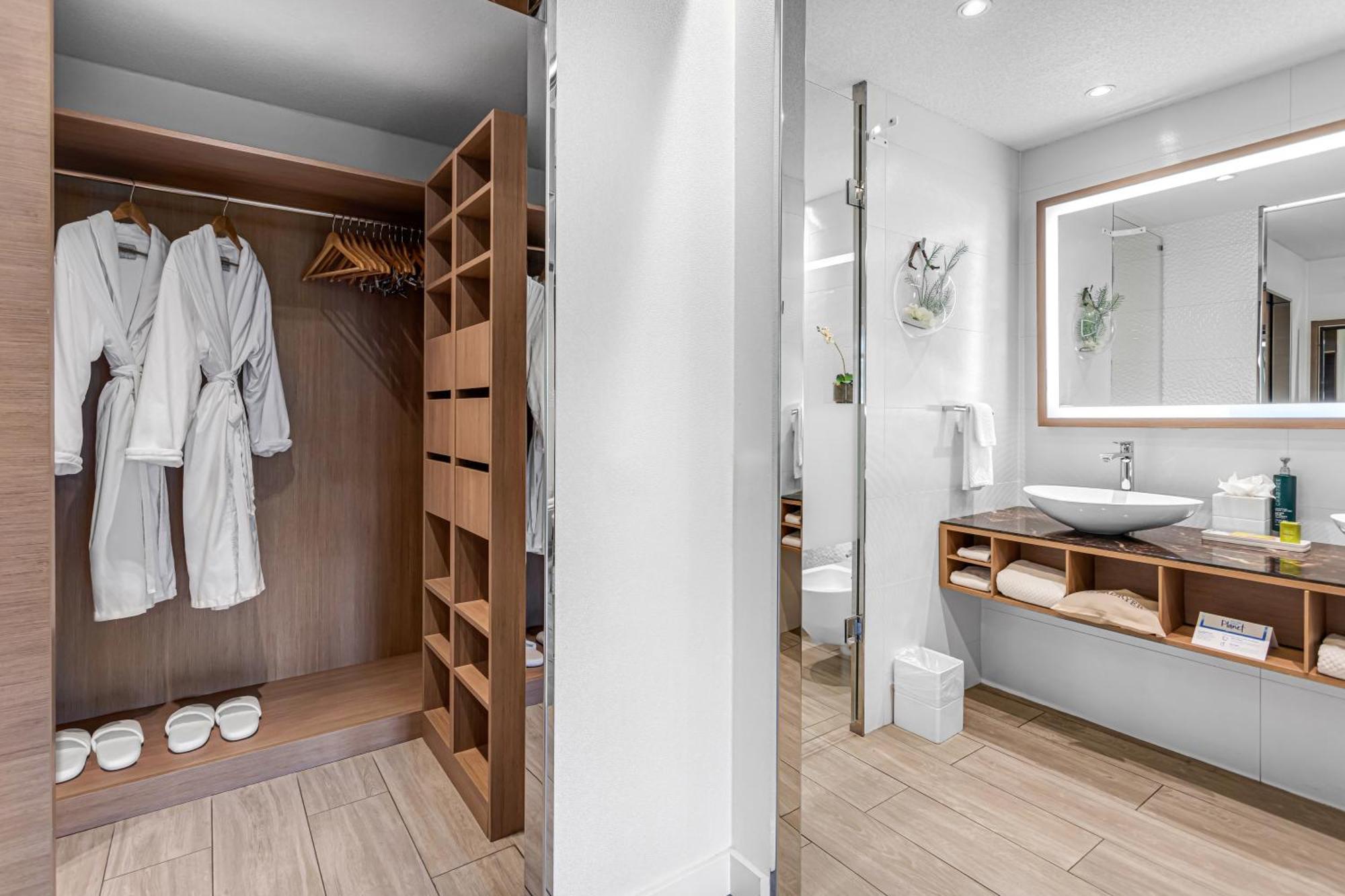 Resort World Bimini 4*