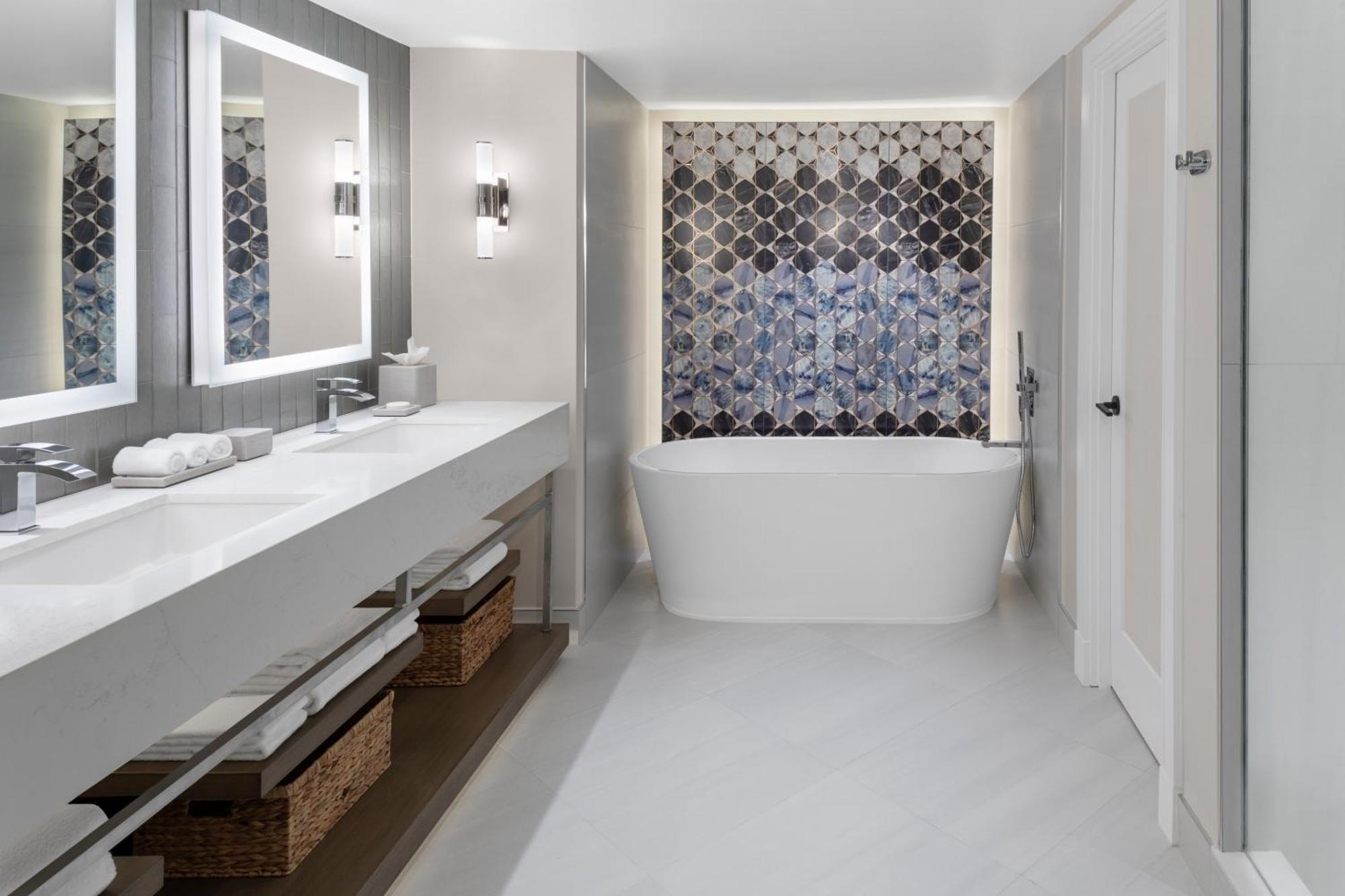 The Royal At Atlantis Resort Creek Village
