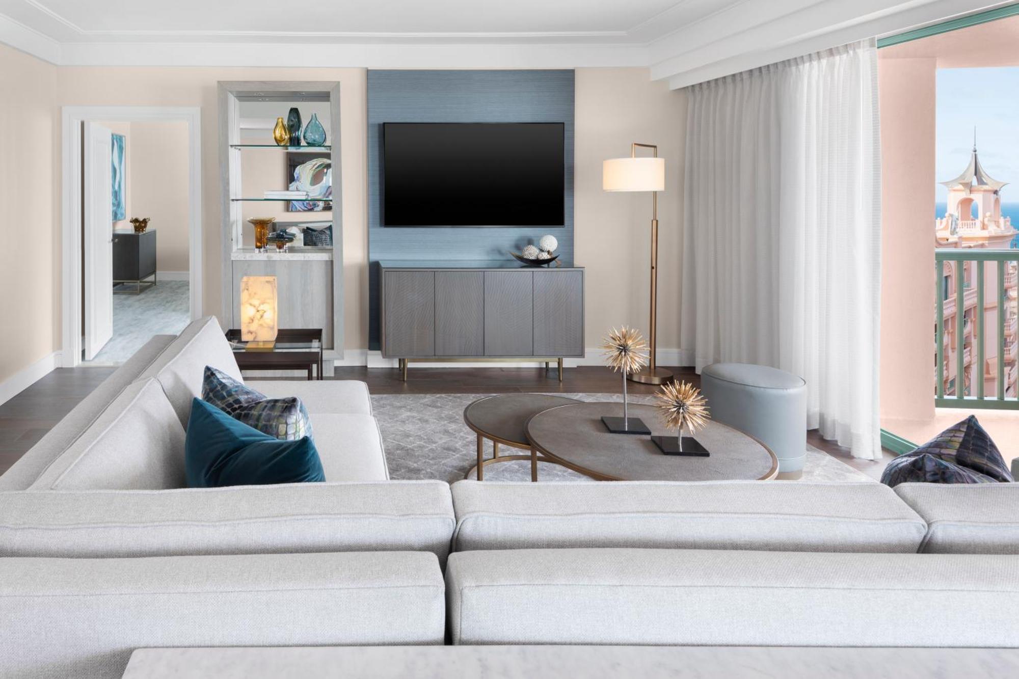 The Royal At Atlantis Resort Creek Village