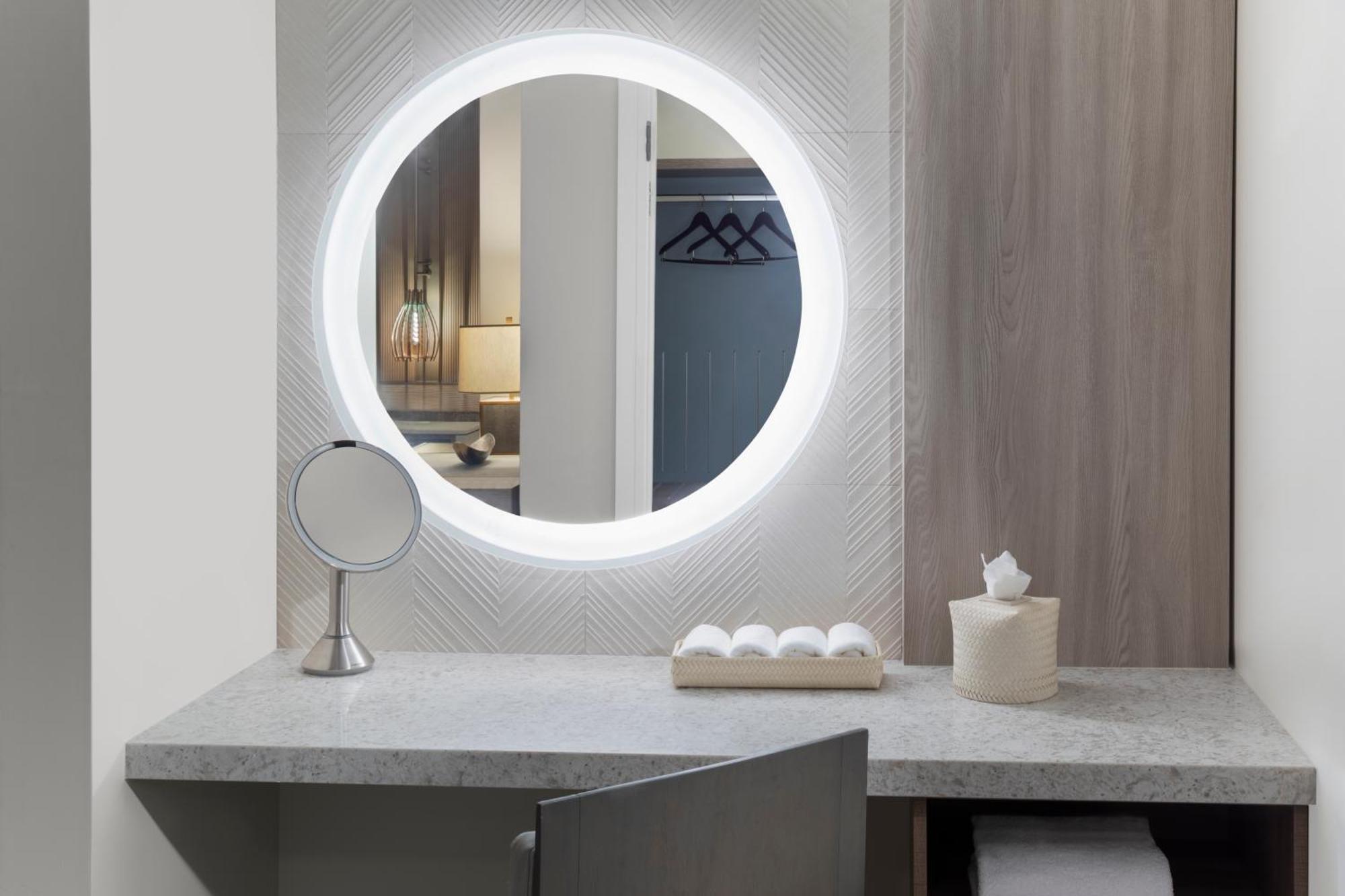 The Royal At Atlantis Resort Creek Village