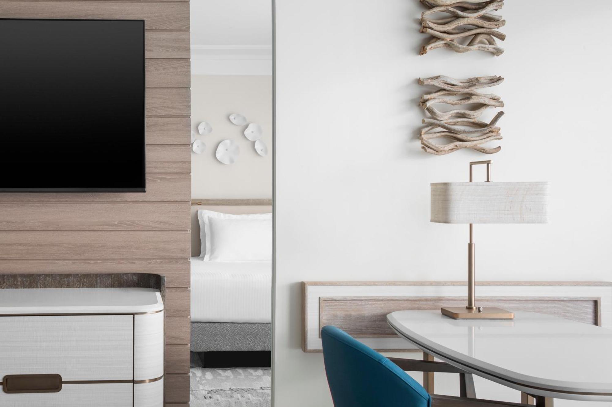 The Royal At Atlantis Resort Creek Village