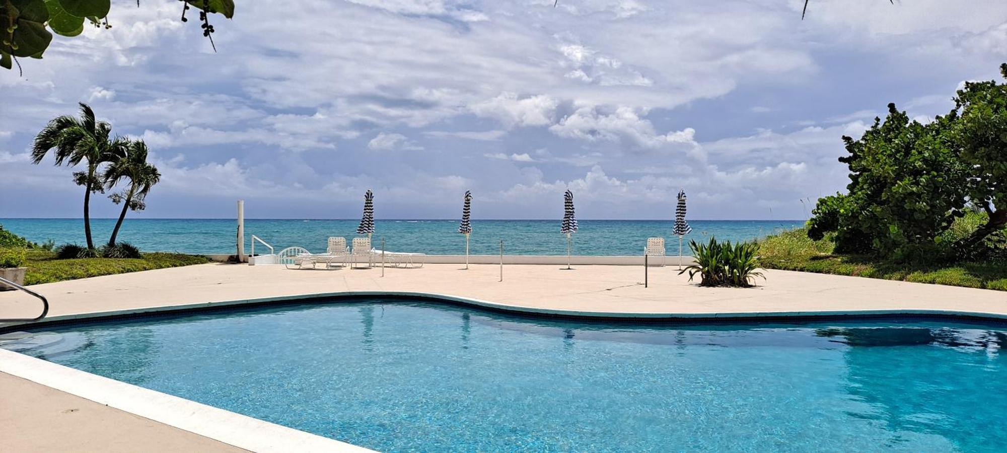 Newly Remodeled Luxury Beachfront 2-bedroom Apartment *