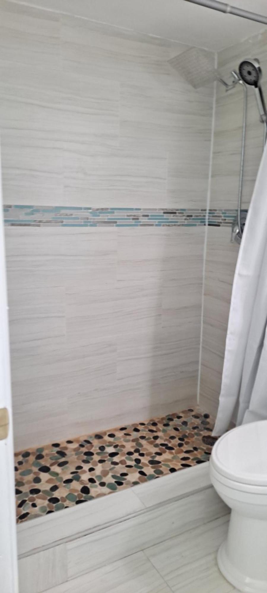 Newly Remodeled Luxury Beachfront 2-bedroom Freeport
