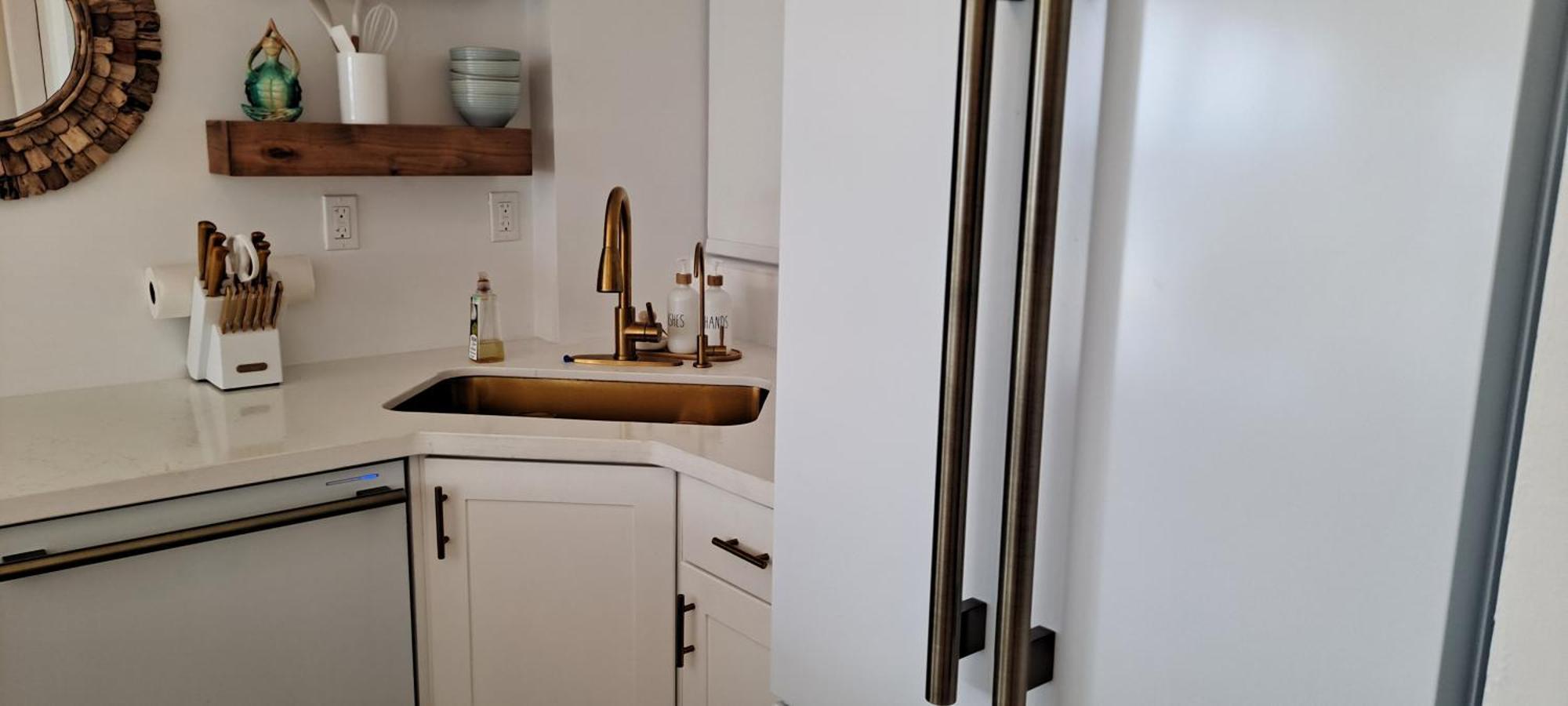 Apartment Newly Remodeled Luxury Beachfront 2-bedroom