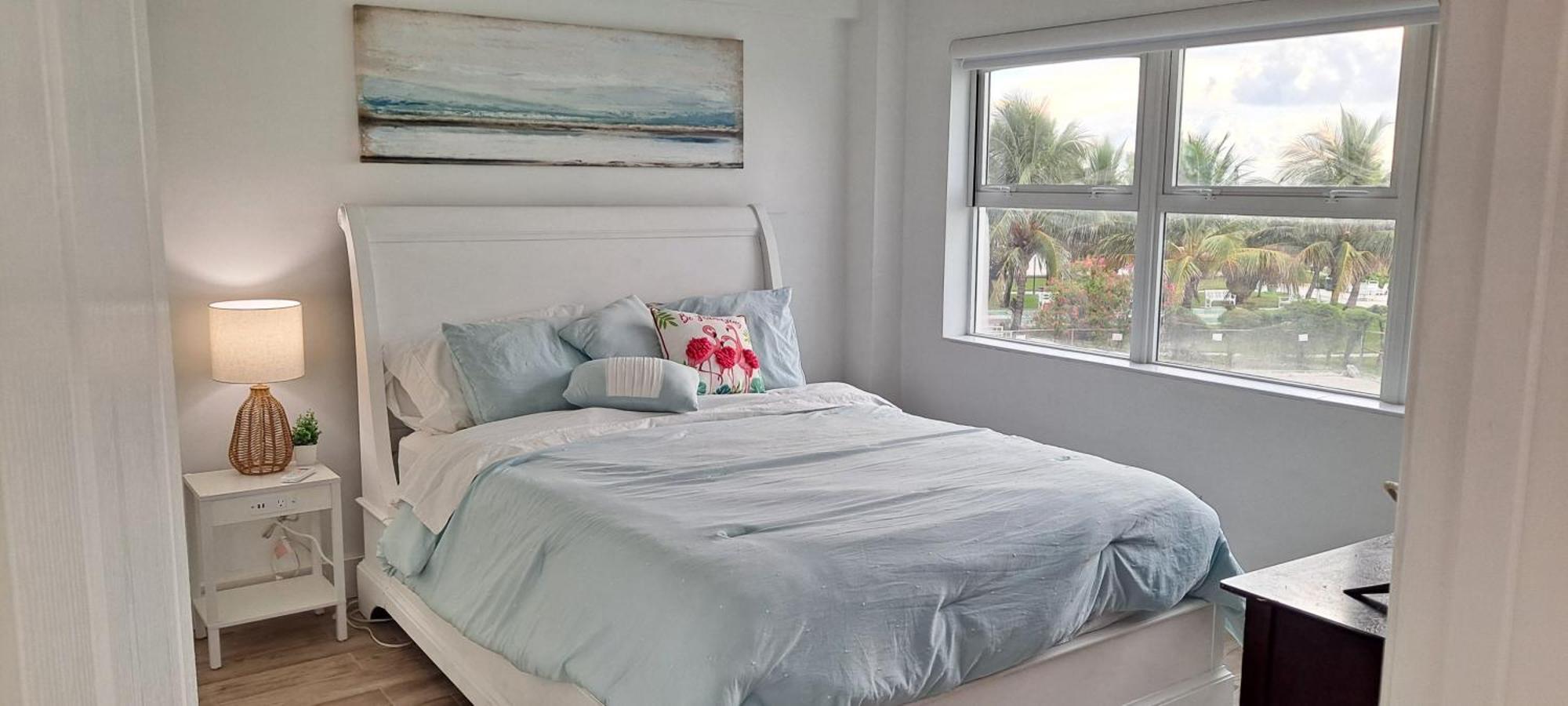Newly Remodeled Luxury Beachfront 2-bedroom *