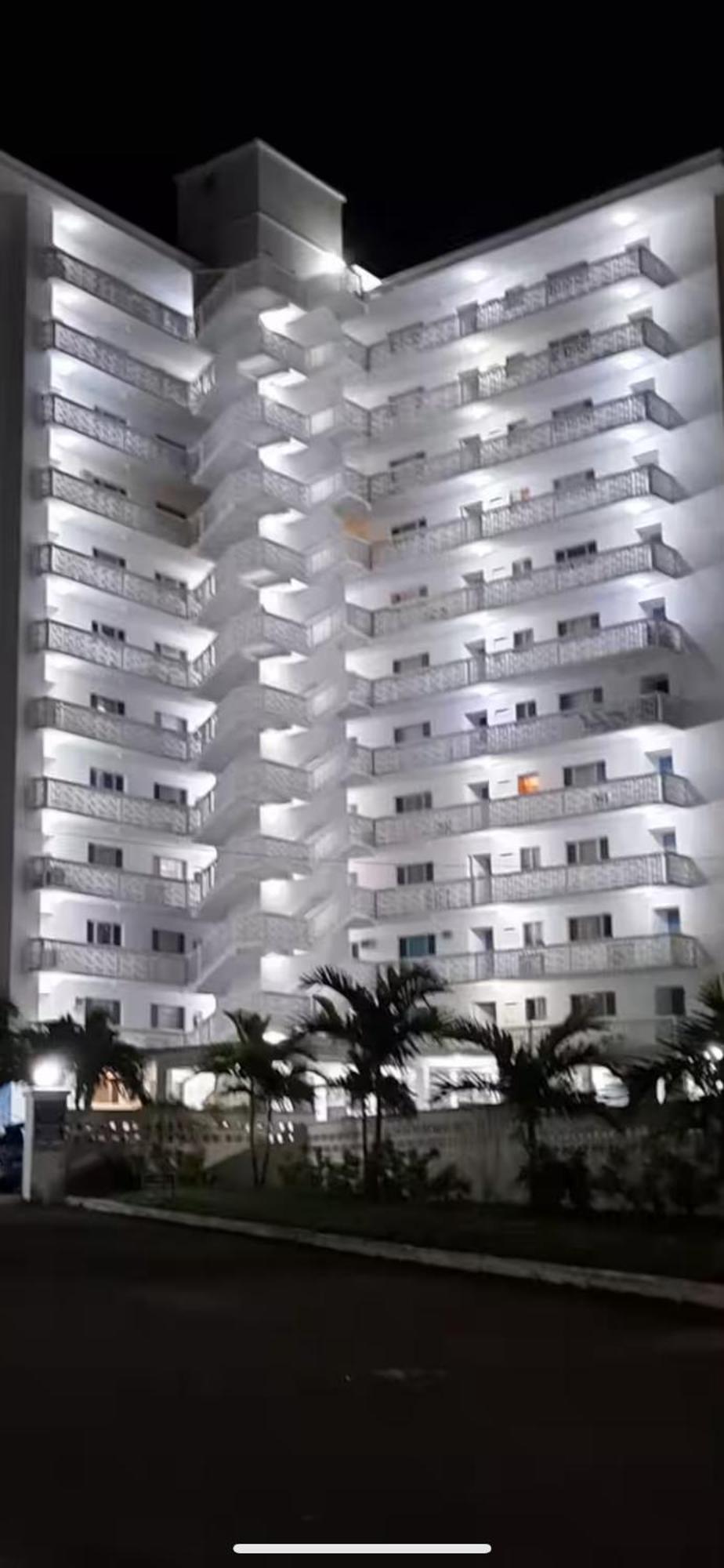 Apartment Newly Remodeled Luxury Beachfront 2-bedroom *