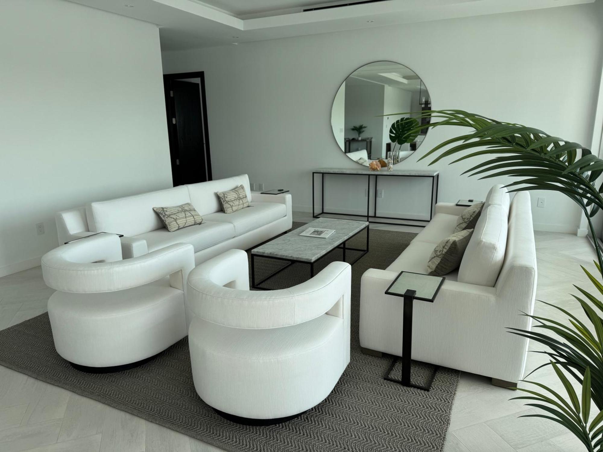 New Luxury Waterfront Condo, Palm Cay, The Bahamas