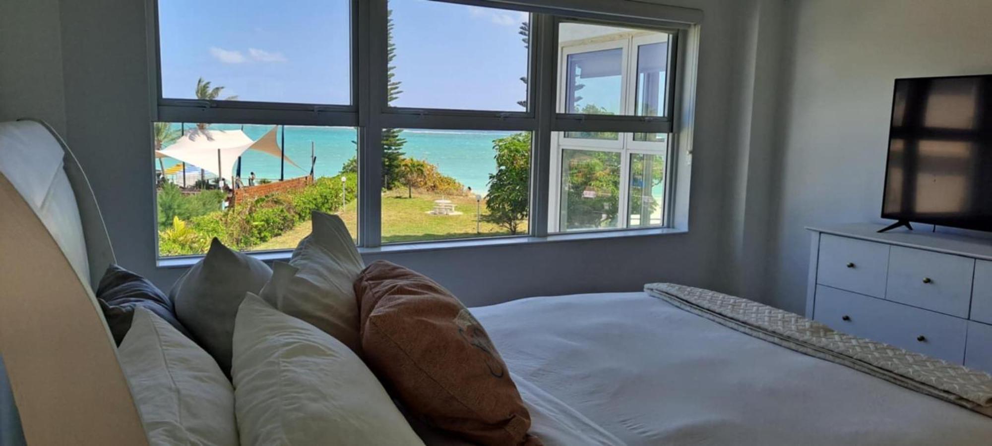 Newly Remodeled Luxury Beachfront 2-bedroom Apartment Freeport