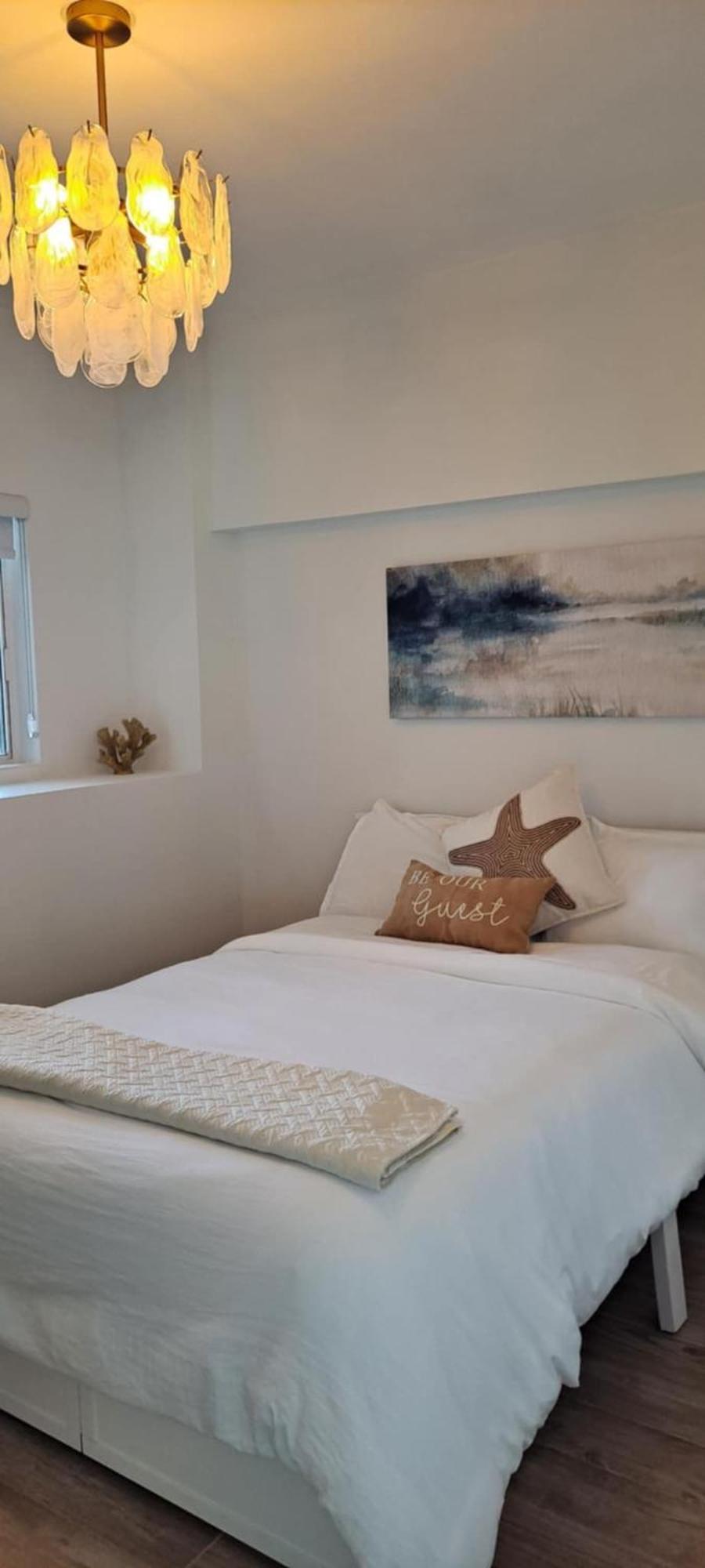 Newly Remodeled Luxury Beachfront 2-bedroom *
