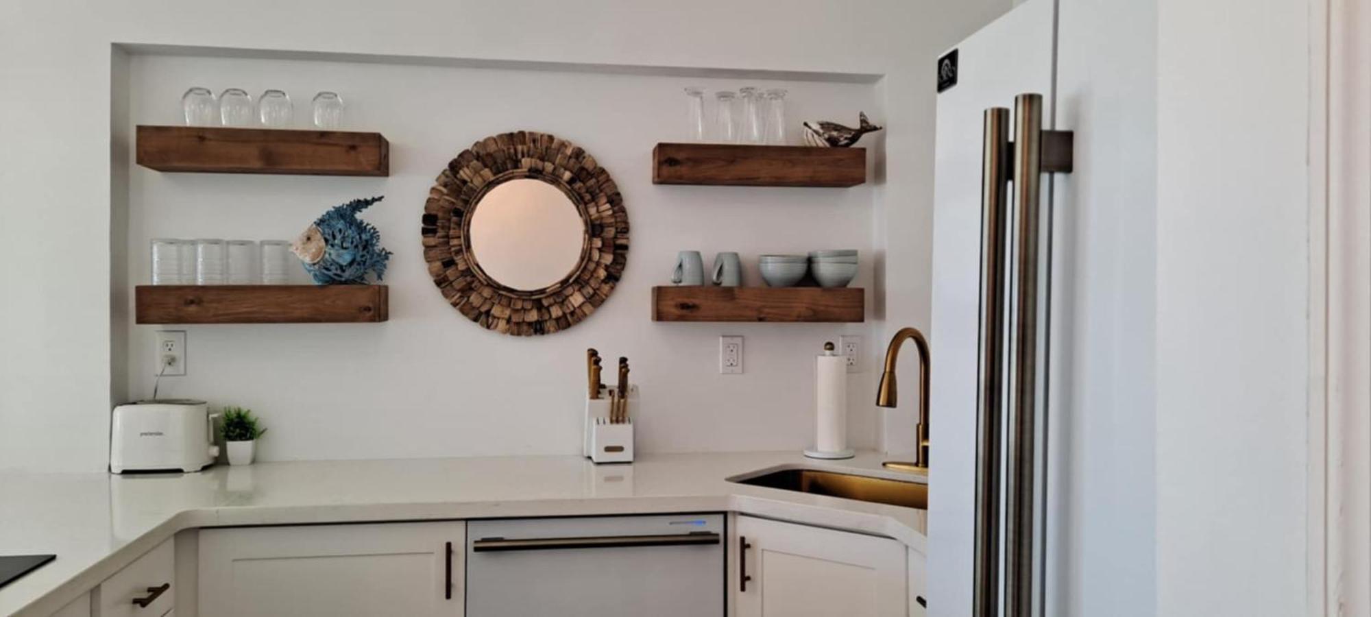 Newly Remodeled Luxury Beachfront 2-bedroom Freeport