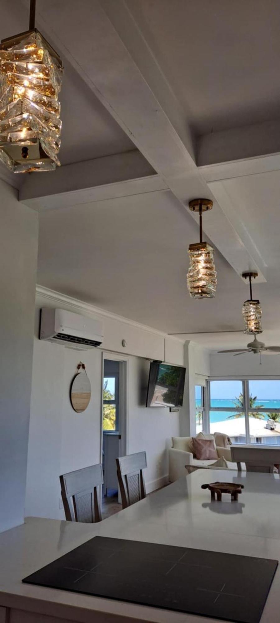 Newly Remodeled Luxury Beachfront 2-bedroom Freeport