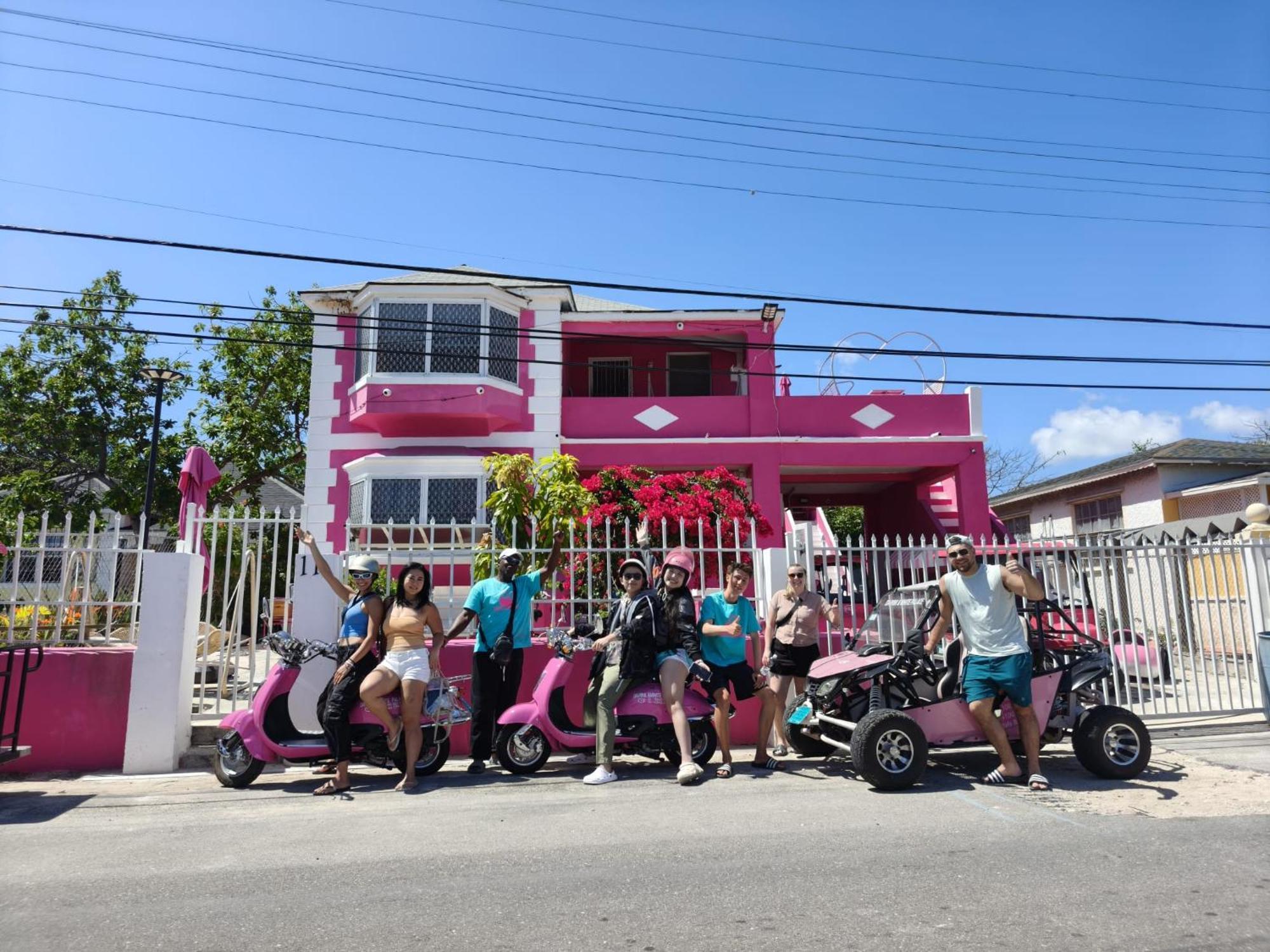 Hostel Da Pink And White Palace Nassau